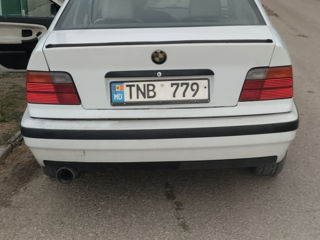 BMW 3 Series foto 1