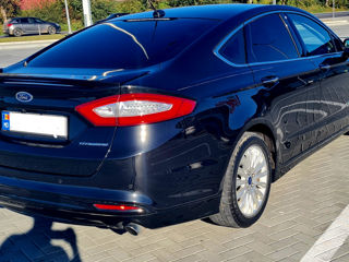 Ford Fusion foto 2