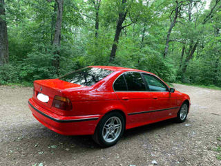 BMW 5 Series foto 2