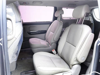 KIA Carnival foto 12