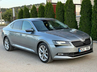 Skoda Superb foto 2