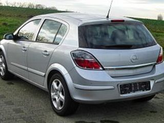 Dezmembrare Opel Astra H