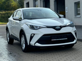 Toyota C-HR foto 1