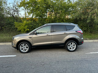 Ford Kuga foto 2