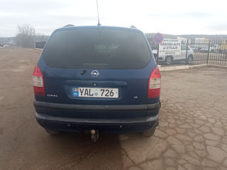 Opel Zafira foto 4