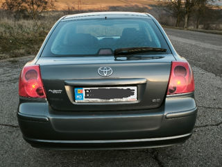 Toyota Avensis foto 5