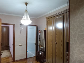 Apartament cu 2 camere, 56 m², Sculeni, Chișinău foto 5