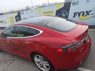 Tesla Model S foto 2