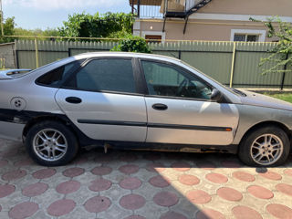 Renault Laguna foto 3