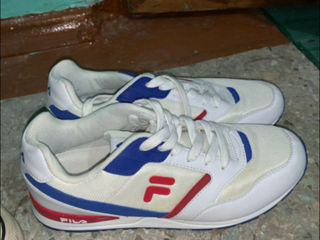 Fila 46 & Converse 45 cadou foto 2