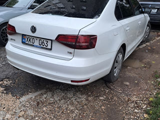 Volkswagen Jetta foto 2