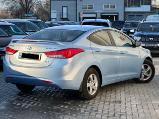 Hyundai Elantra foto 3