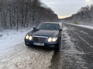 Mercedes E-Class foto 2