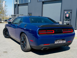 Dodge Challenger foto 3