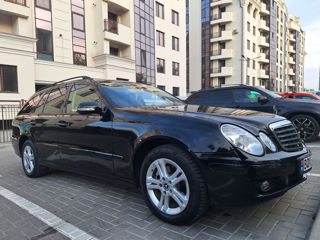 Mercedes E-Class foto 2