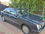 Mercedes E-Class foto 2