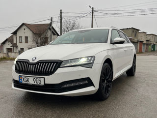 Skoda Superb foto 2