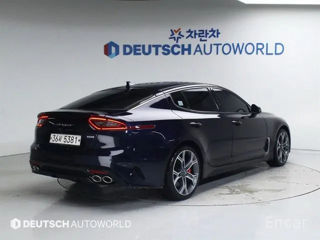 KIA Stinger foto 2