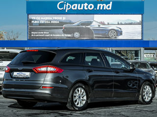 Ford Mondeo foto 2