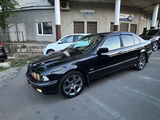 BMW 5 Series фото 3