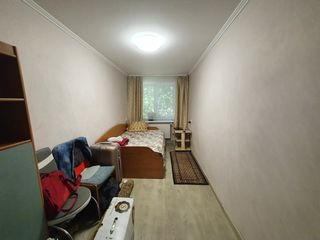Apartament la sol cu 2 odăi, str. Tighina, reparat, mobilat ! foto 4