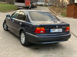 BMW 5 Series foto 4