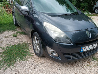 Renault Grand Scenic foto 2