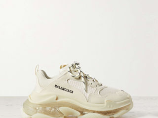 Balenciaga Triple S foto 1