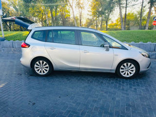 Opel Zafira foto 1