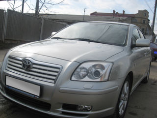 Toyota Avensis foto 1