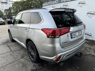 Mitsubishi Outlander foto 3