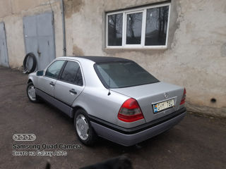 Mercedes C-Class foto 4