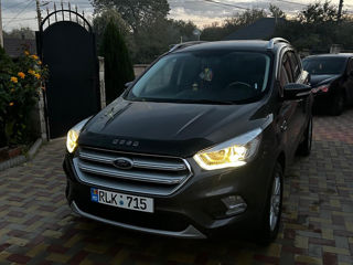 Ford Kuga foto 2