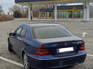 Mercedes C-Class foto 5