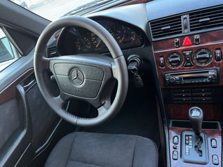 Mercedes C-Class foto 5