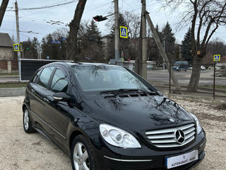 Mercedes B-Class foto 2