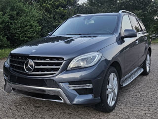 Mercedes M-Class foto 2