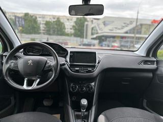 Peugeot 208 Automat foto 1