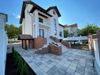 De vinzare casa superba  dumbrava  450m2  / 7 ari
