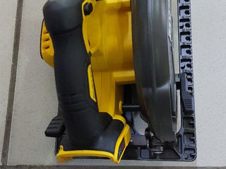 Dewalt  Flex  Volt