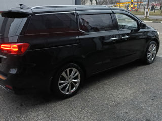 KIA Carnival foto 4