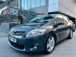 Toyota Auris foto 1