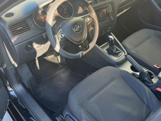 Volkswagen Jetta foto 7