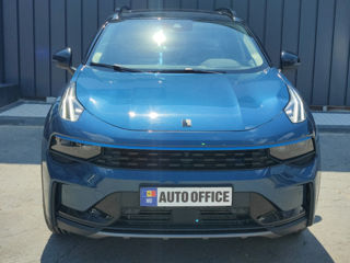 Lynk & Co 01 foto 2