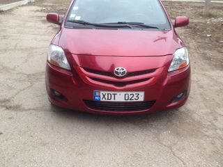 Toyota Yaris foto 1