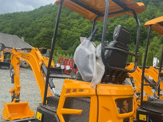 MINI EXCAVATOR MACAO CT17  credit fără prima rată foto 2