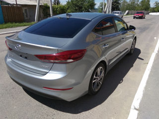 Hyundai Elantra foto 3