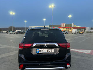 Mitsubishi Outlander foto 4