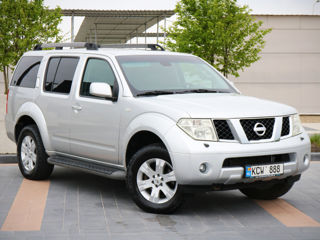 Nissan Pathfinder foto 3