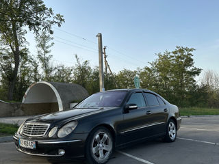 Mercedes E-Class foto 2